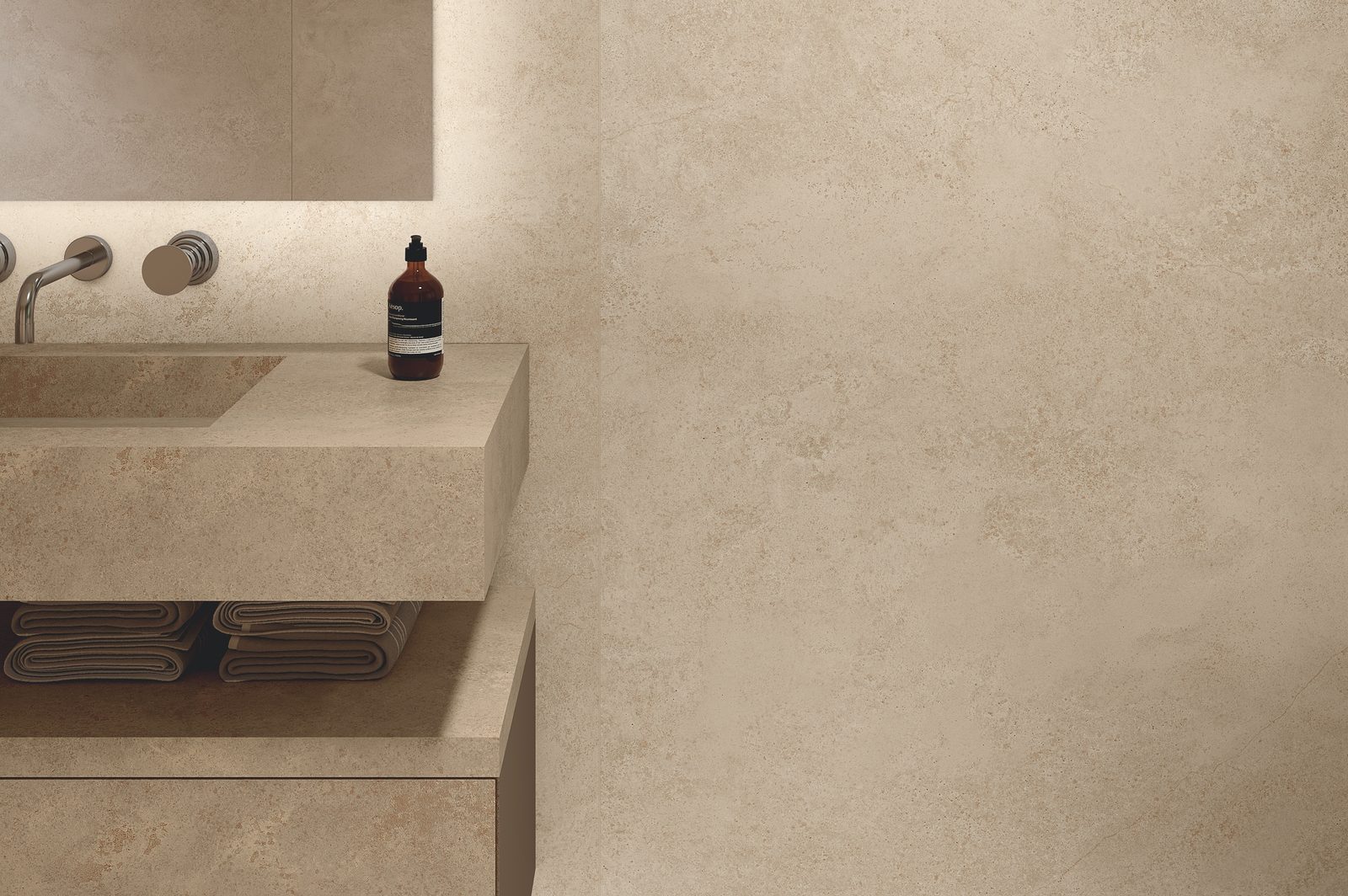 Badkamer met Boost Hux Shell en Dune