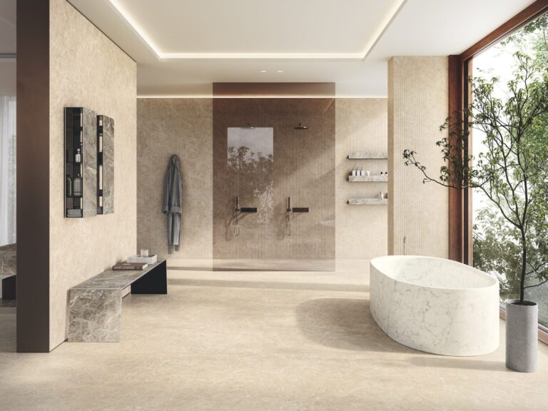 Badkamer met Atlas Concorde Marvel Next Breccia Cream